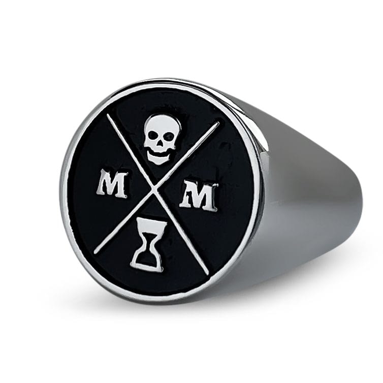 signet-ring-black-and-silver-right-side